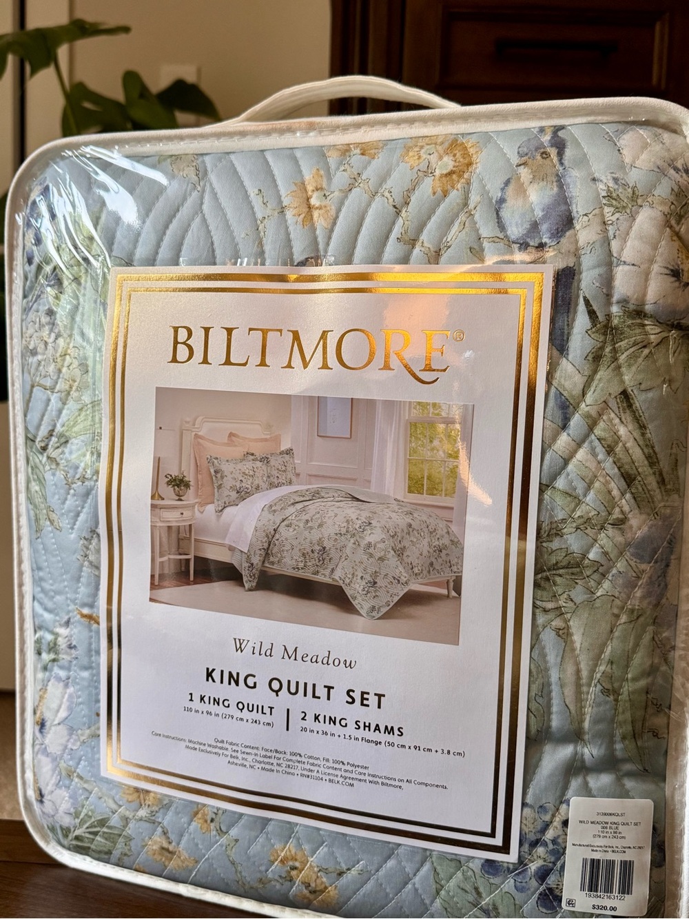 BILTMORE / *Wild Meadow* King 3-Piece Quilt Set - Light Blue Floral